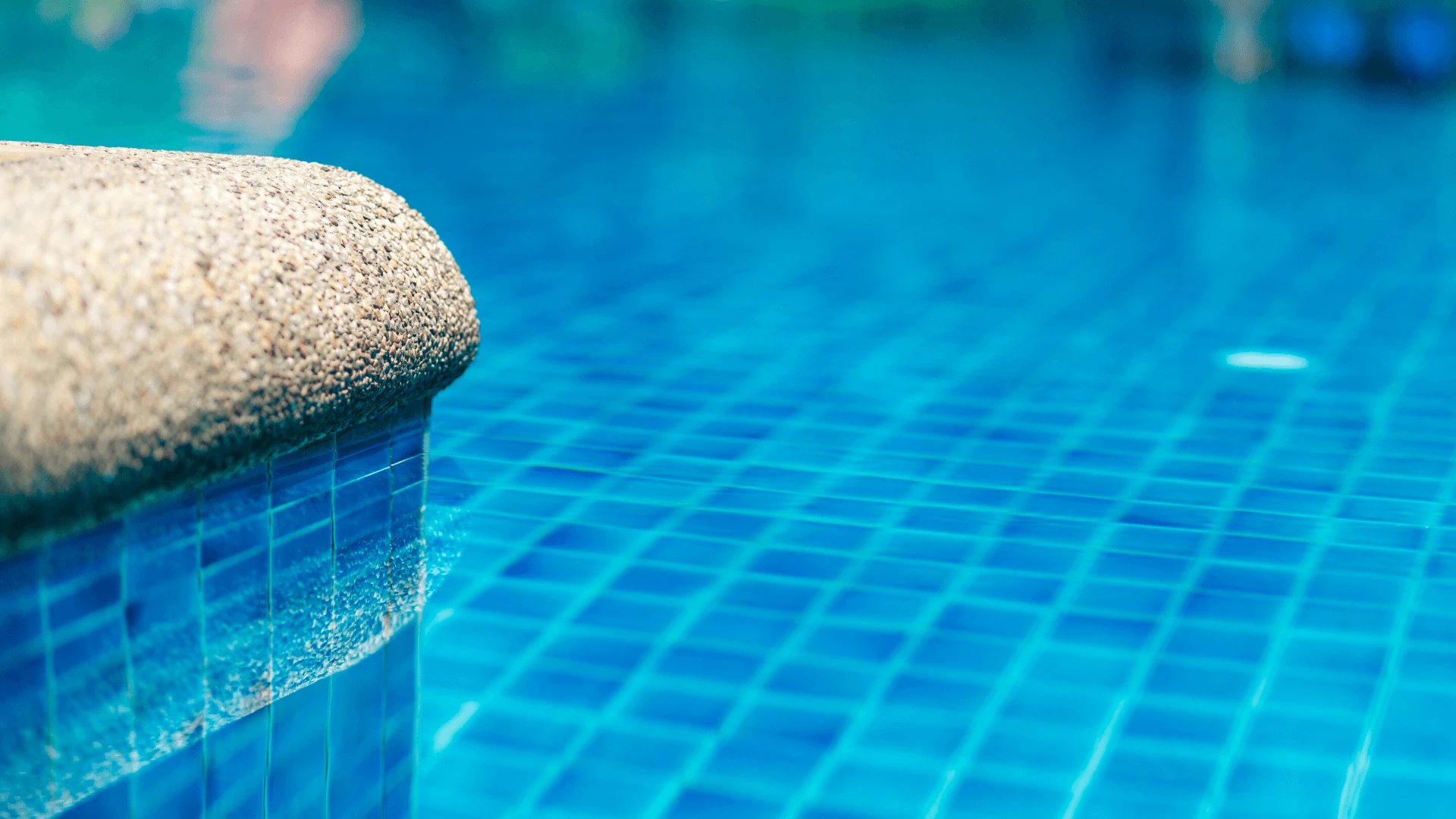 Comment imperméabiliser une piscine en blocs à bancher avant la pose d'un liner ?