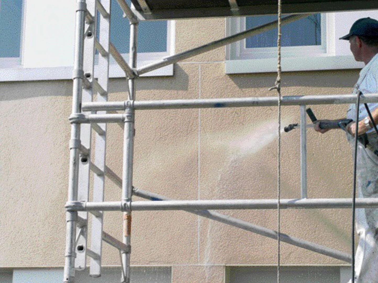 Ravalement de façade et échafaudage immeuble mitoyen