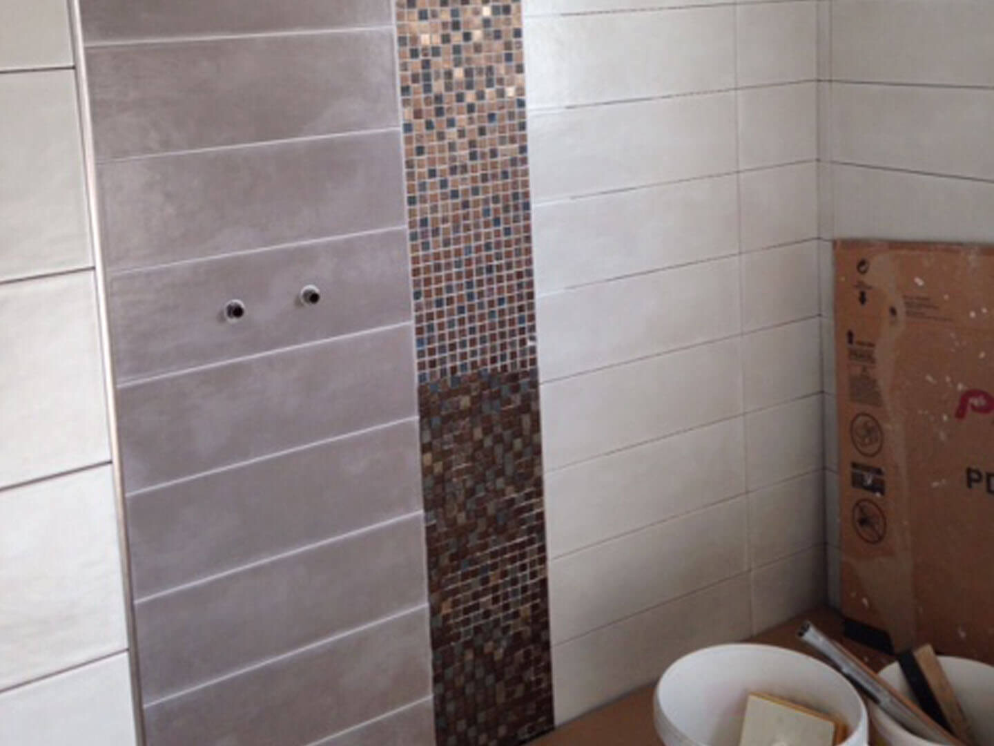 Rénovation d\'une salle de bains des années 70 : avant / après Rénovation d\'une salle de bains des années 70 : avant / après