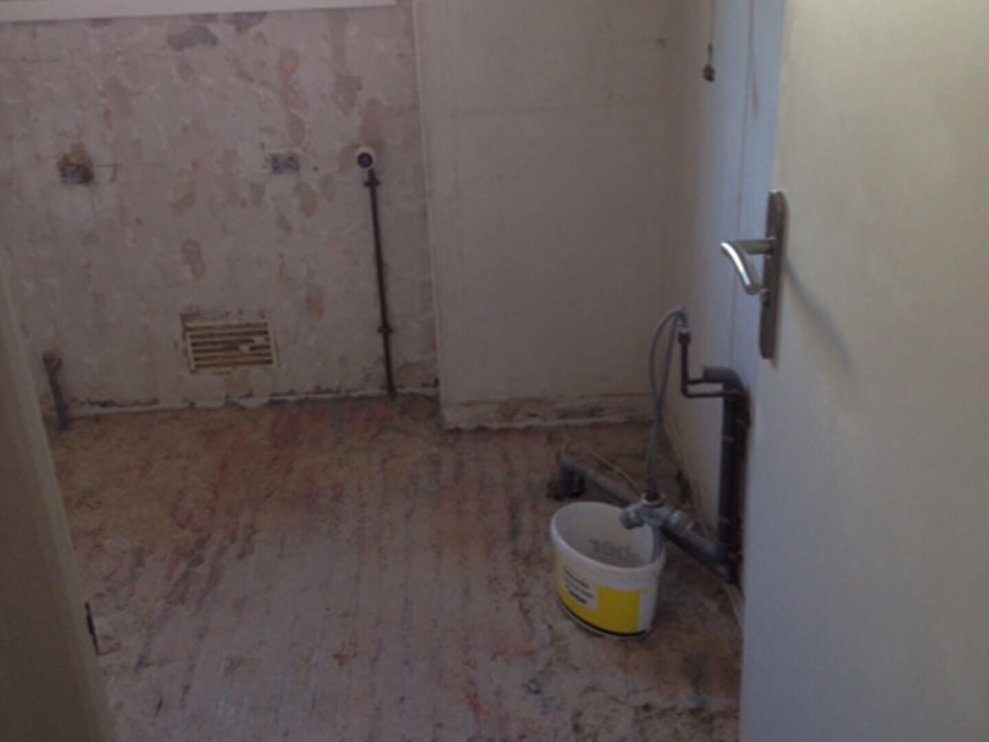 Renovation D Une Salle De Bains Des Annees 70 Avant Apres