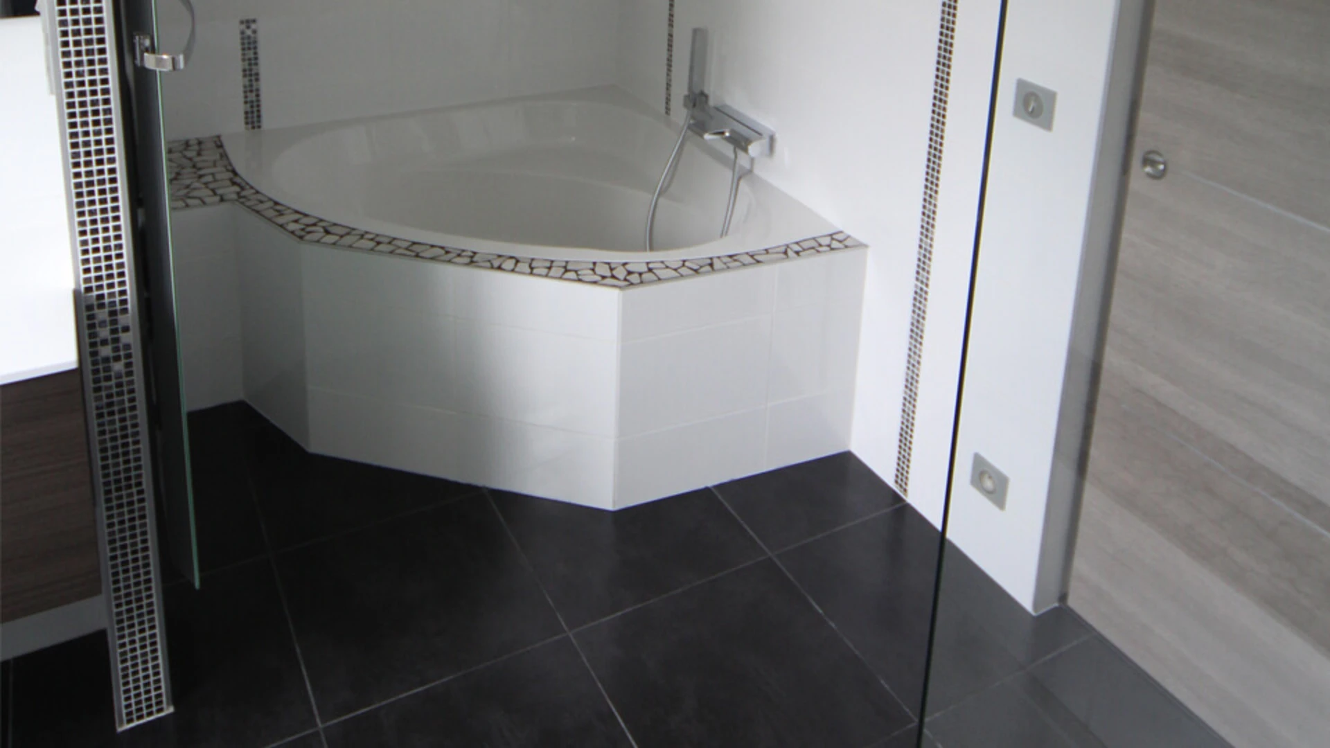 carrelage au sol salle de bain