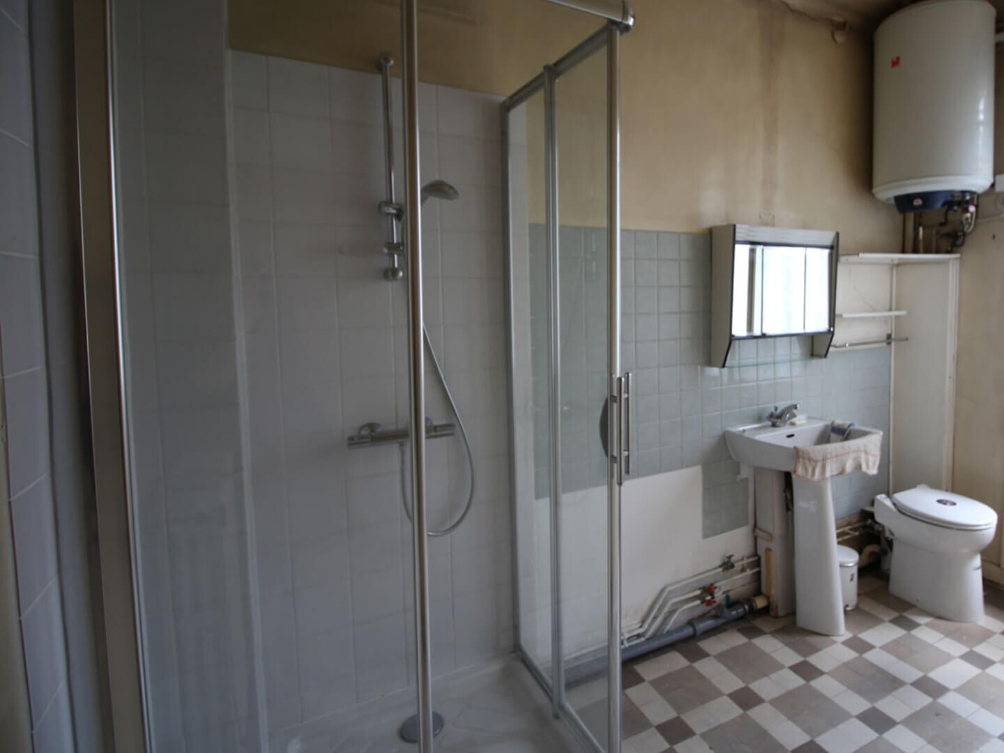 Rénovation salle de bains années 30 en salle d\'eau moderne Rénovation salle de bains années 30 en salle d\'eau moderne