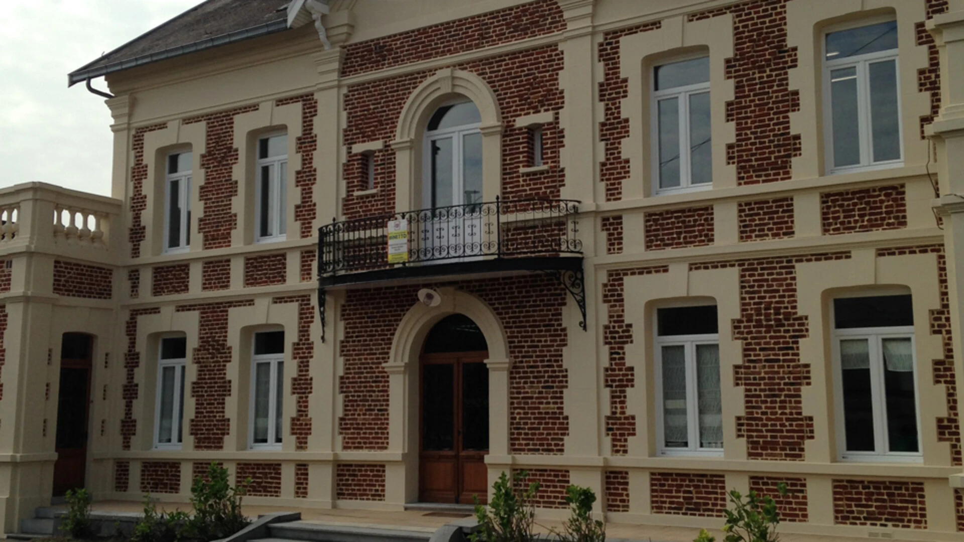 Façade en briques rouges rénovation