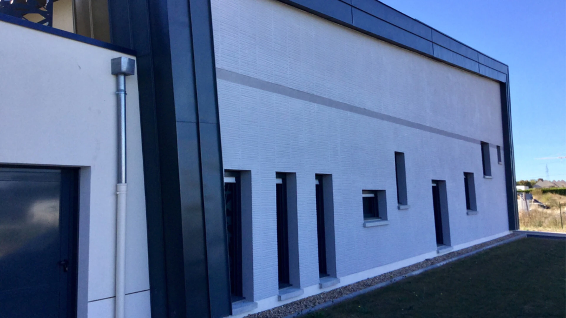 construction façade, terranova print