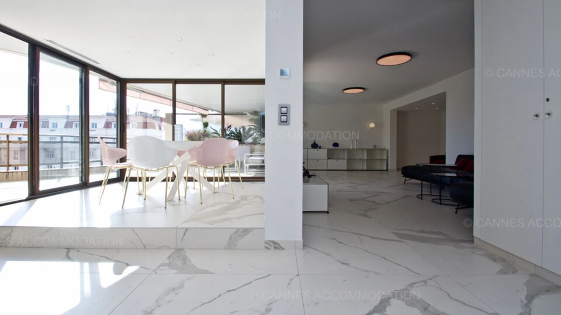 belle réalisation, cannes, colle à carrelage, pose de carrelage, pièce à vivre