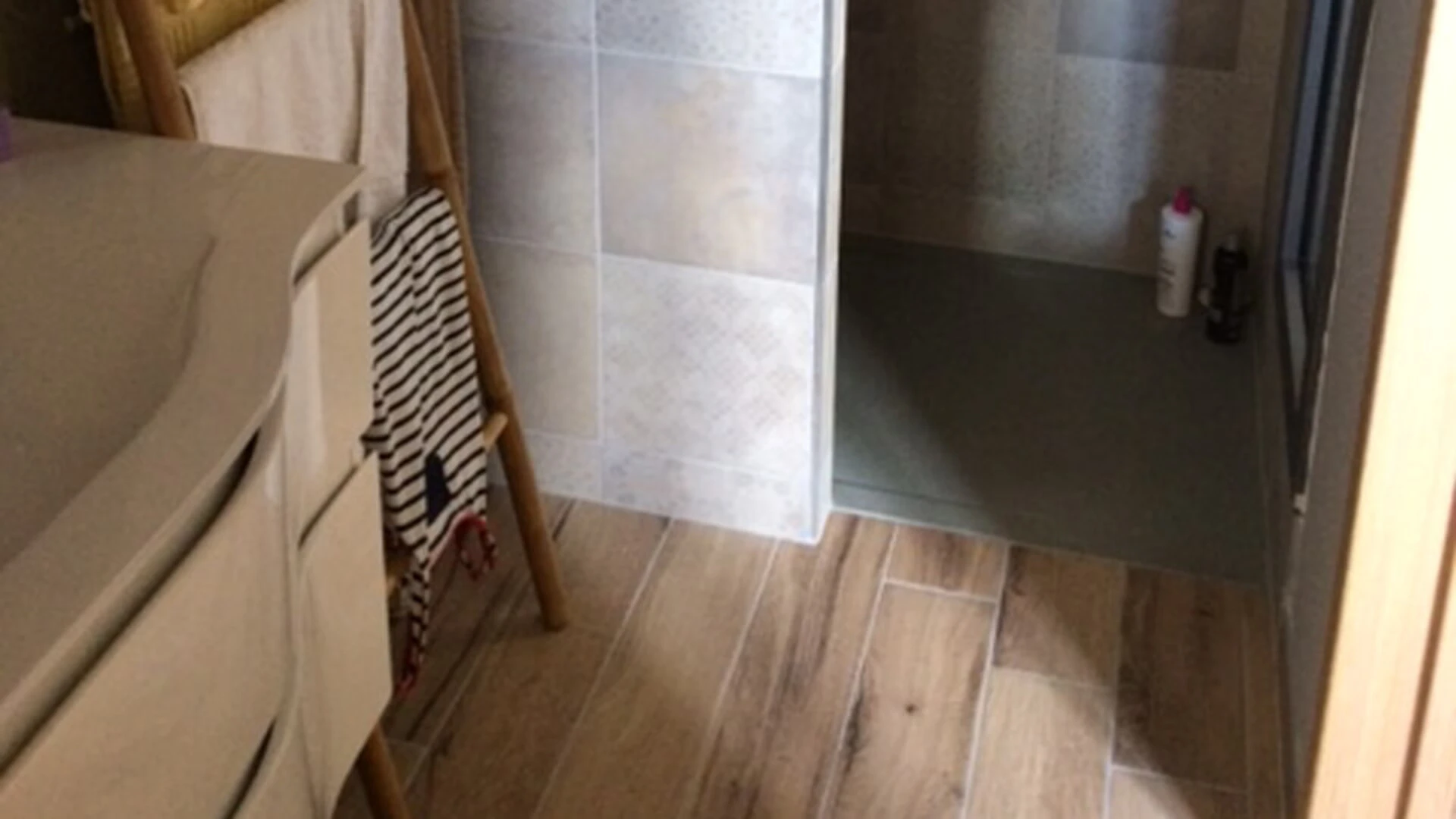 témoignage avant/après Bouxières-sous-Foirdmont, salle de bains, pose de carrelage