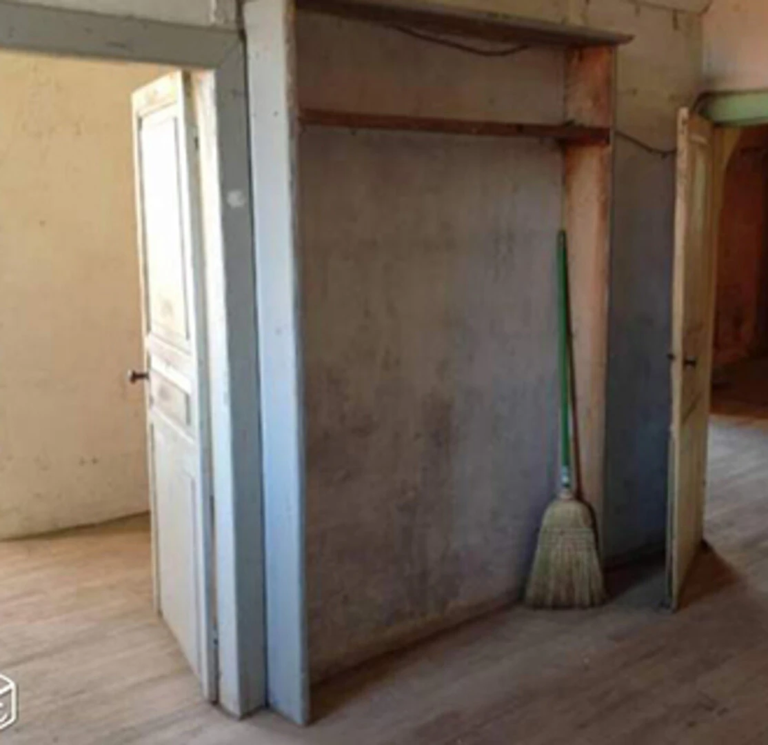 L’intérieur de la longère était à l’abandon