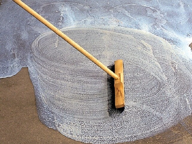 Appliquer au balai-brosse