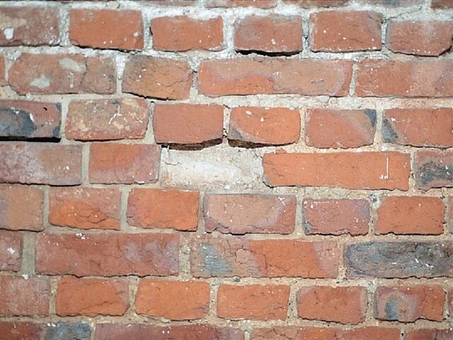 Brique descellée