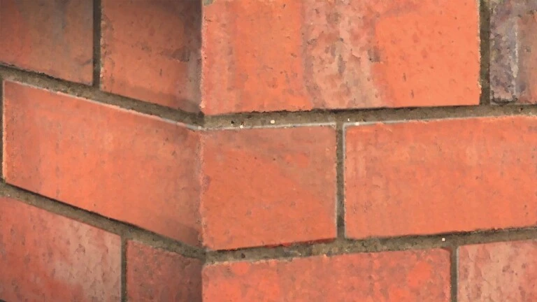 Joints de brique détériorés