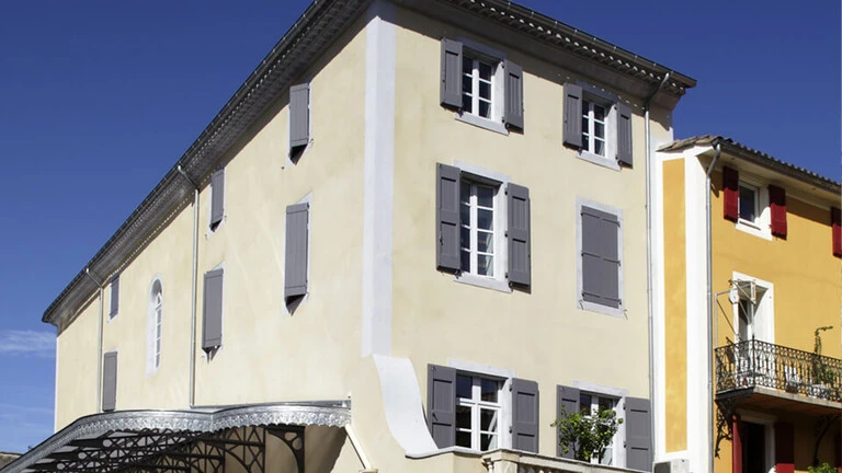 Rénovation de façade des maisons contemporaines 